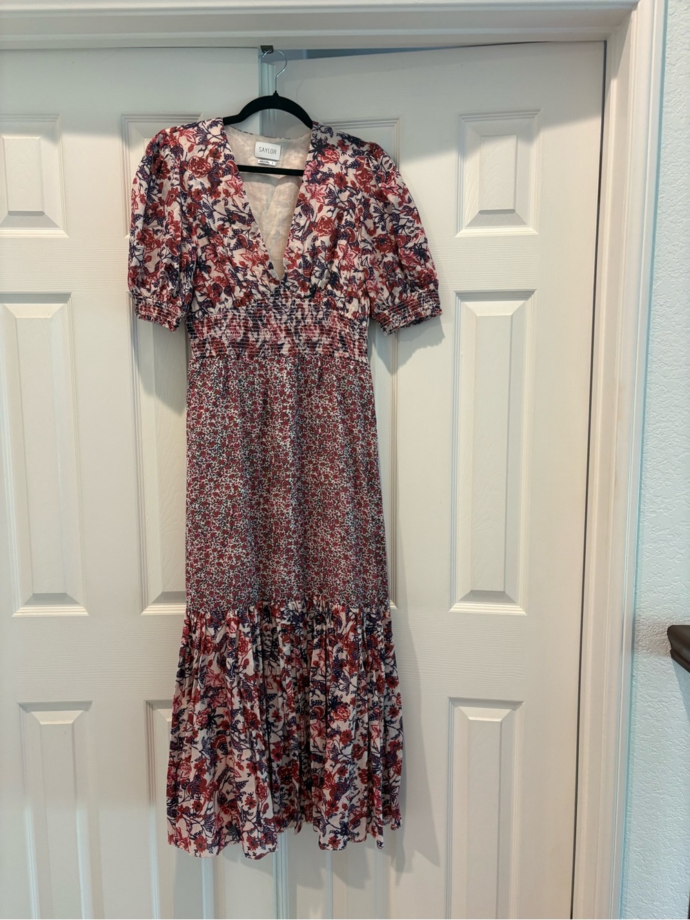 SAYLOR Floral Puff-Sleeve Maxi Dress size small